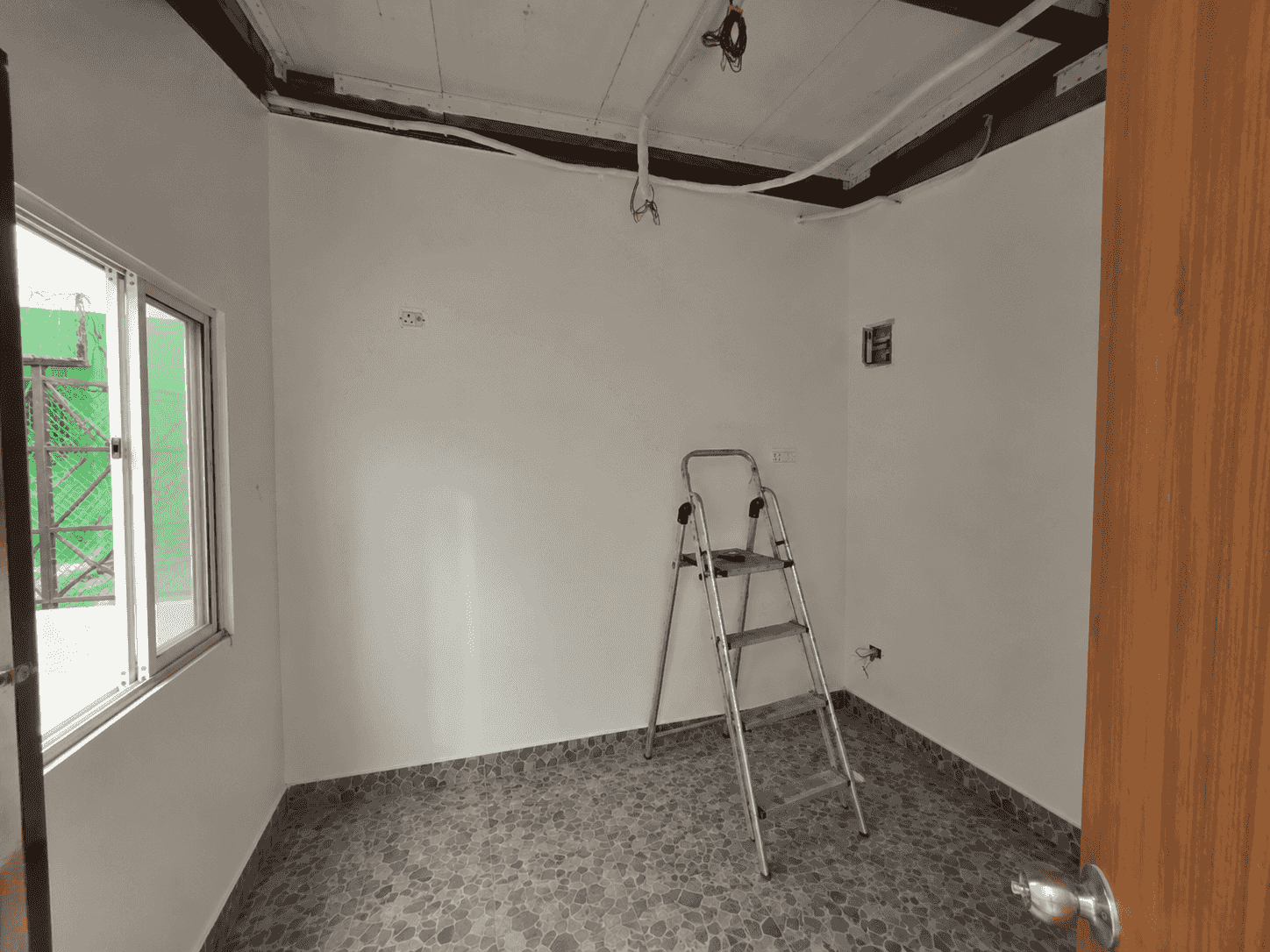 Prefab room during services and finishing stage before handover